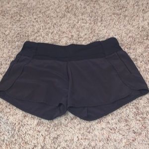 Lululemon size 6 tall shorts